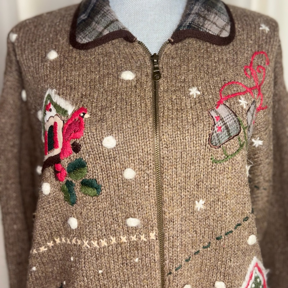 Victoria Jones Christmas Festive Cardigan with Holiday Motifs - Picture 2 of 14